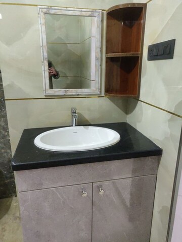 Bathroom in 2.5 BHK Villa at Sector 56 – for Rent