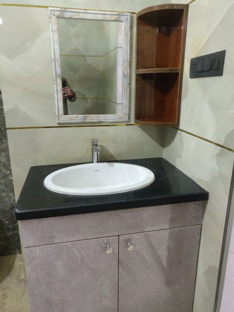 Bathroom, sector 56 2.5 Bedroom 1280 Sq.Ft. Villa In Sector 56 Noida 9969465