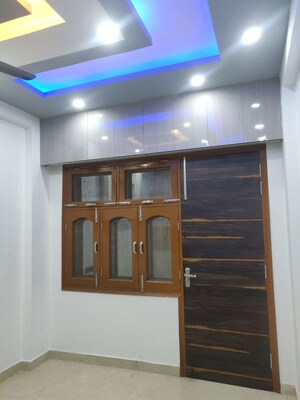 Furnished Amenities in 2.5 BHK Villa at Sector 56 – for Rent