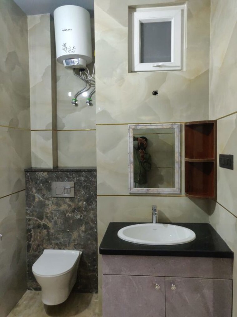 Bathroom, sector 56 2.5 Bedroom 1280 Sq.Ft. Villa In Sector 56 Noida 9969465
