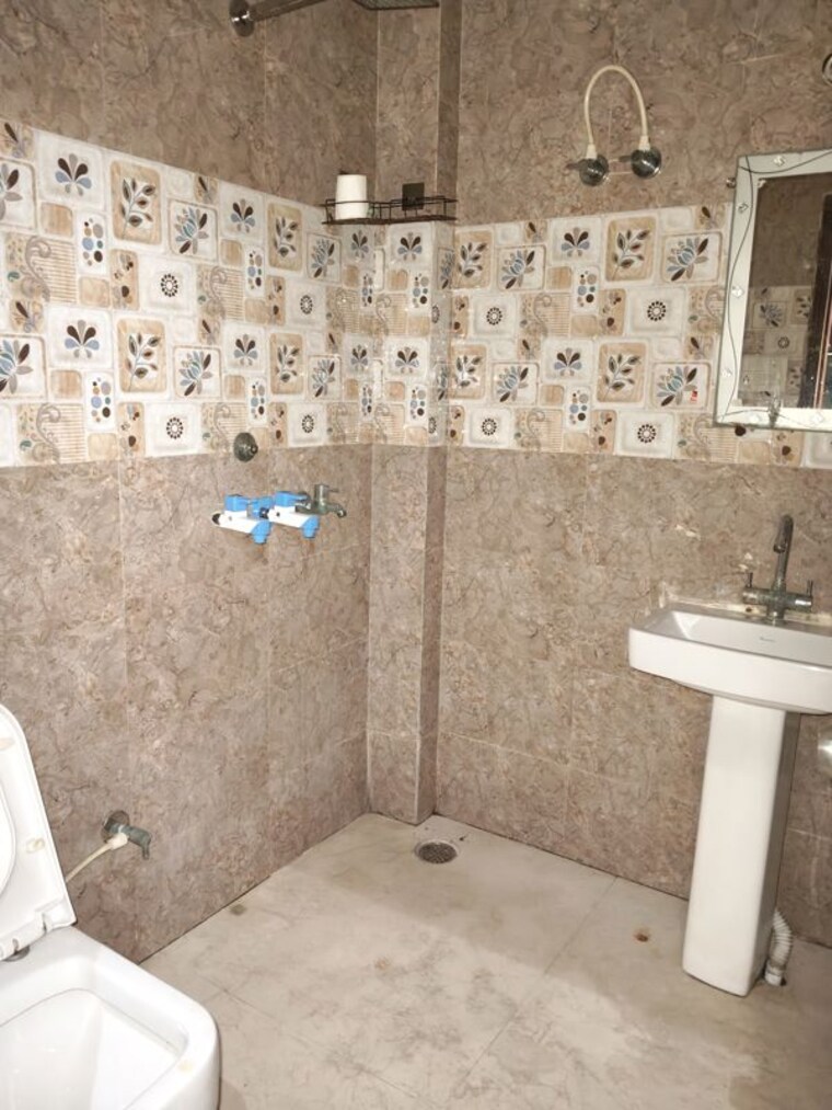 Bathroom, rwa-apartments-sector-70 2 Bedroom 900 Sq.Ft. Independent House In Sector 70 Noida 9969470