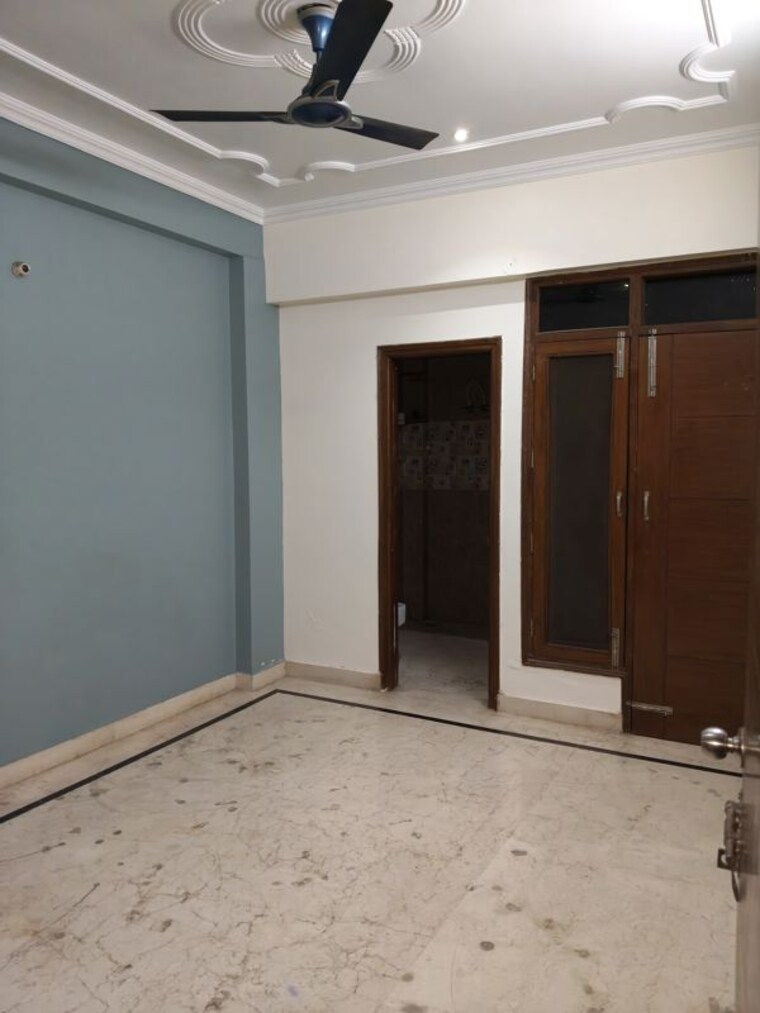 Room, rwa-apartments-sector-70 2 Bedroom 900 Sq.Ft. Independent House In Sector 70 Noida 9969470