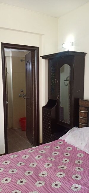 Room in 2 BHK Apartment at Aditya Urban Casa, Sector 78 – for Rent