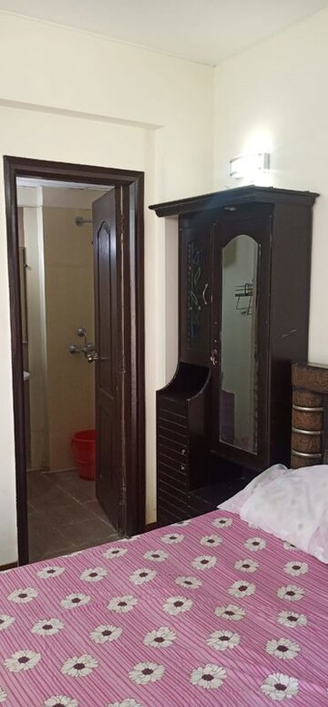 Room in 2 BHK Apartment at Aditya Urban Casa, Sector 78 – for Rent