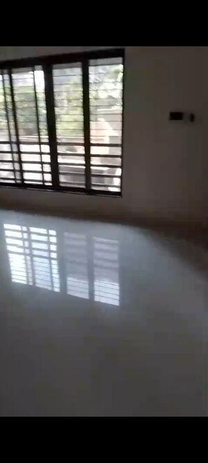 Room in 3 BHK Apartment at Navghar Road – for Rent