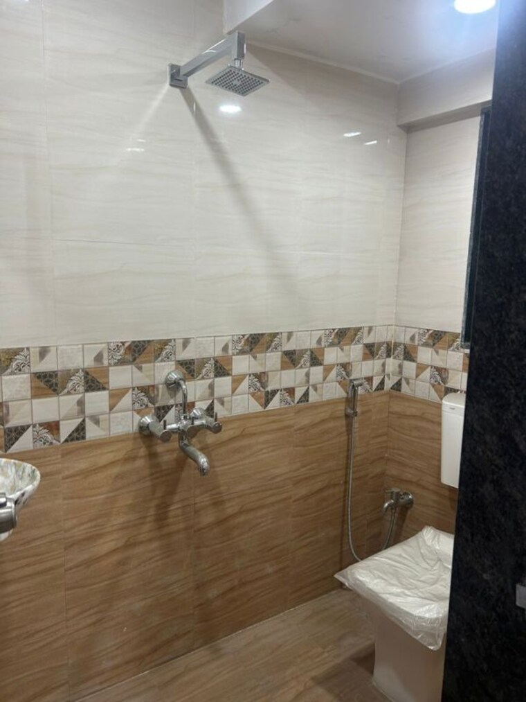 Bathroom, raheja-vistas-phase-ii 3 Bedroom 1650 Sq.Ft. Apartment In Mohammadwadi Pune 9969516