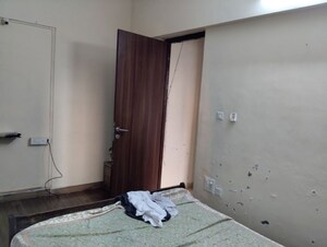 Room in 3 BHK Apartment at Runwal Greens, Mulund West – for Rent