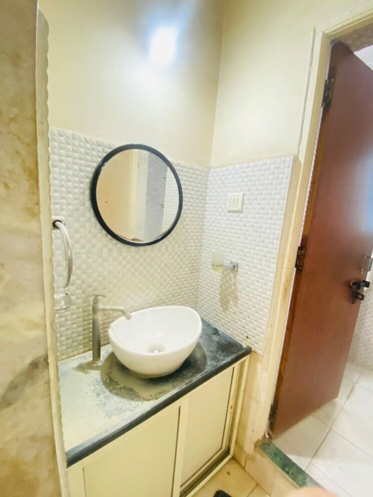 Bathroom, goel-ganga-florentina 3 Bedroom 1800 Sq.Ft. Penthouse In Nibm Annexe Pune 9969521
