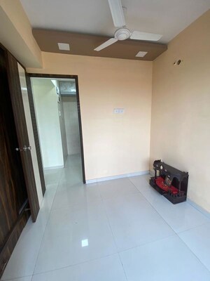 Furnished Amenities in 2 BHK Apartment at Kalpataru Immensa, Kolshet Road – for Rent