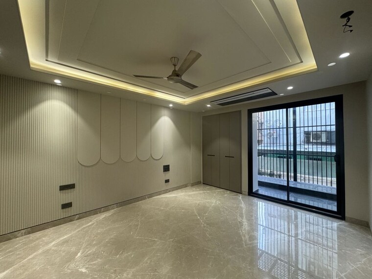 Room, greater kailash i 4 Bedroom 5000 Sq.Ft. Builder Floor In Greater Kailash I Delhi 9969526