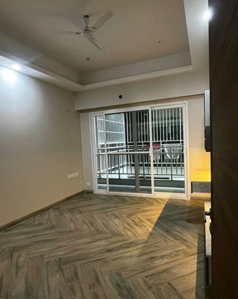 Bedroom, uchdpl-veridia-oakwood-enclave 4 Bedroom 2385 Sq.Ft. Apartment In Wave City Ghaziabad 9969551