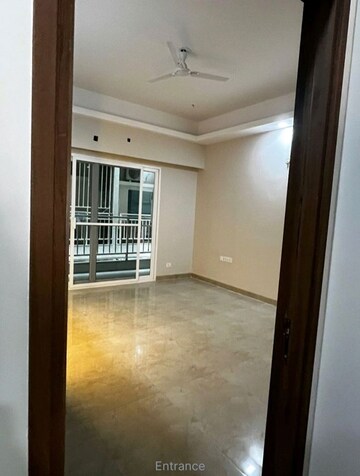 Room in 4 BHK Apartment at Uchdpl Veridia Oakwood Enclave, Wave City – for Rent