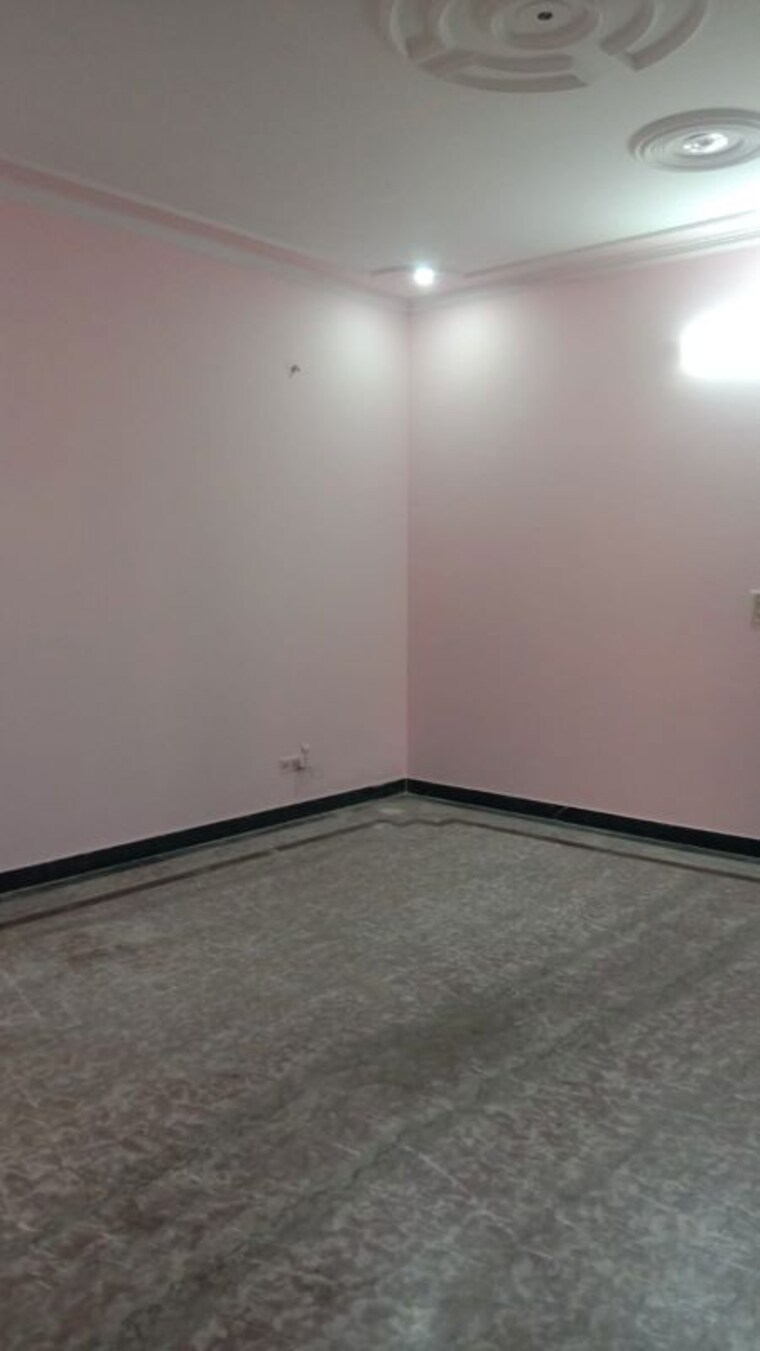 Room, patel nagar 3 3 Bedroom 180 Sq.Yd. Builder Floor In Patel Nagar 3 Ghaziabad 9943227