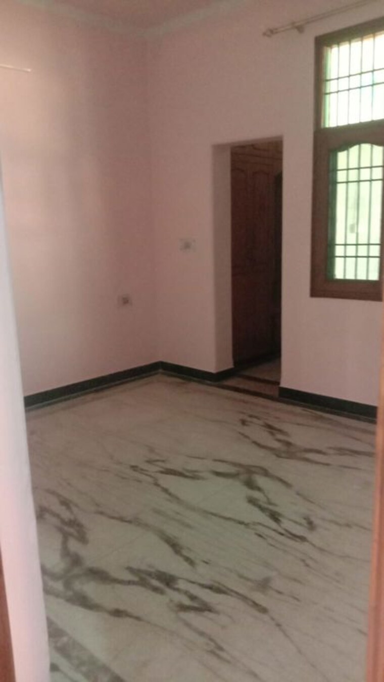 Room, patel nagar 3 3 Bedroom 180 Sq.Yd. Builder Floor In Patel Nagar 3 Ghaziabad 9943227