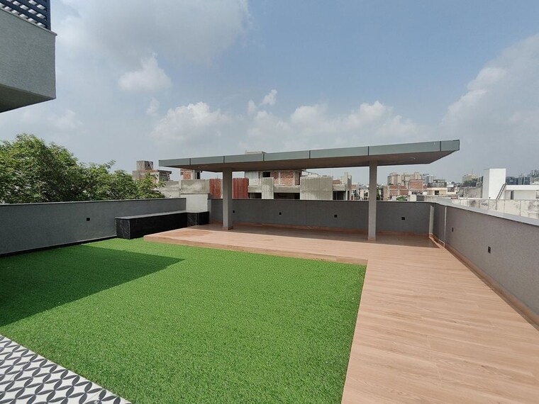 Terrace, greater kailash i 4 Bedroom 2200 Sq.Ft. Builder Floor In Greater Kailash I Delhi 9969549