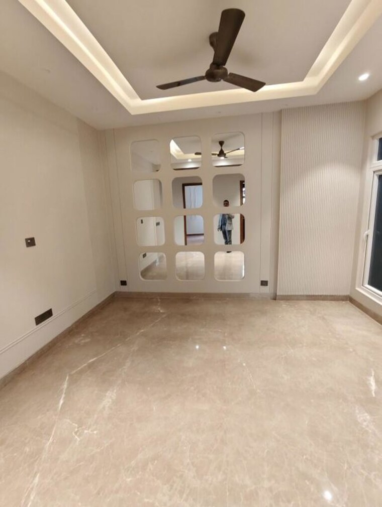 Room, greater kailash i 4 Bedroom 2200 Sq.Ft. Builder Floor In Greater Kailash I Delhi 9969549