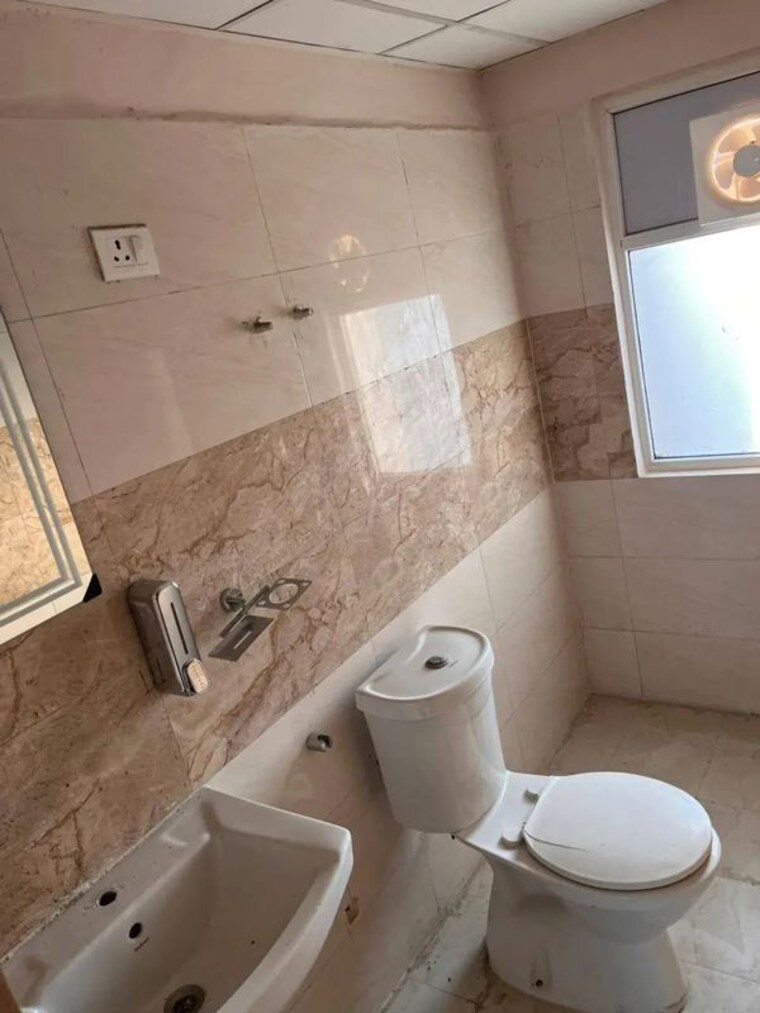 Bathroom, amrapali-dream-valley 1 Bedroom 585 Sq.Ft. Apartment In Tech Zone 4 Greater Noida Greater Noida 9969563