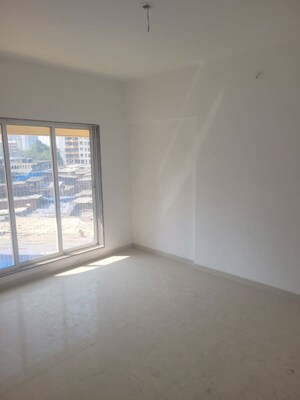 Room in 2 BHK Apartment at Avant Hillway, Goregaon East – for Sale