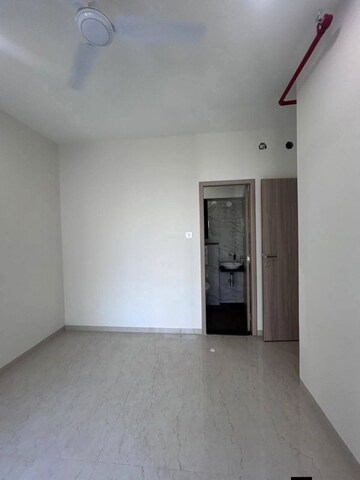 Room in 1.5 BHK Apartment at Pentagon Mantri Our Home, Andheri West – for Sale