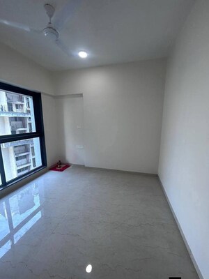 Room in 1.5 BHK Apartment at Pentagon Mantri Our Home, Andheri West – for Sale