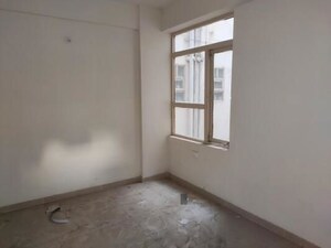 Room in 3 BHK Apartment at Auric City Homes, Sector 82 – for Rent