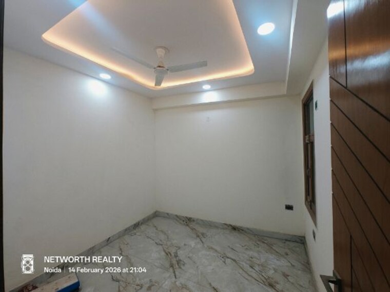 Bedroom, sector 73 3 Bedroom 1400 Sq.Ft. Builder Floor In Sector 73 Noida 9969596