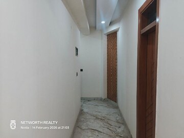 Room in 3 BHK Builder Floor at Sector 73 – for Sale