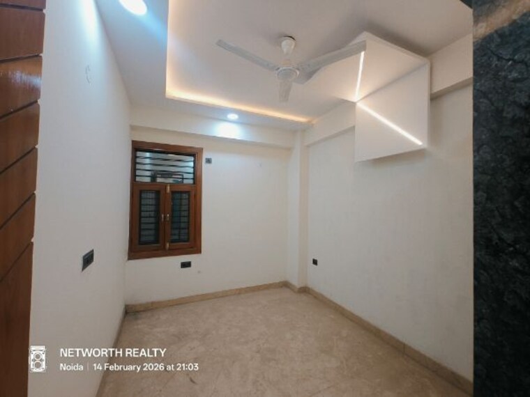 Bedroom, sector 73 3 Bedroom 1400 Sq.Ft. Builder Floor In Sector 73 Noida 9969596