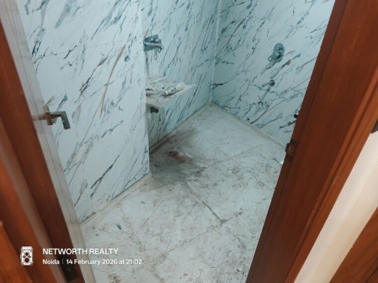 Bathroom, sector 73 3 Bedroom 1400 Sq.Ft. Builder Floor In Sector 73 Noida 9969596