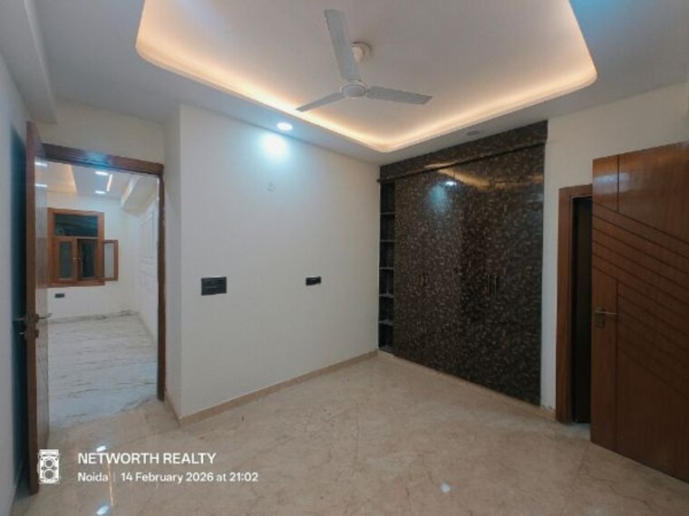 Bedroom, sector 73 3 Bedroom 1400 Sq.Ft. Builder Floor In Sector 73 Noida 9969596