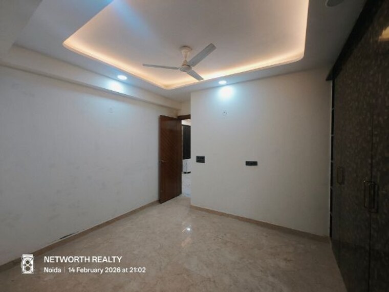 Bedroom, sector 73 3 Bedroom 1400 Sq.Ft. Builder Floor In Sector 73 Noida 9969596