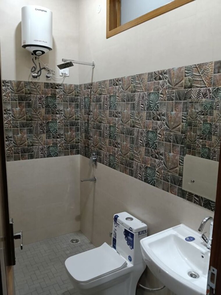 Bathroom, ankheer 4 Bedroom 500 Sq.Yd. Independent House In Ankheer Faridabad 9946324
