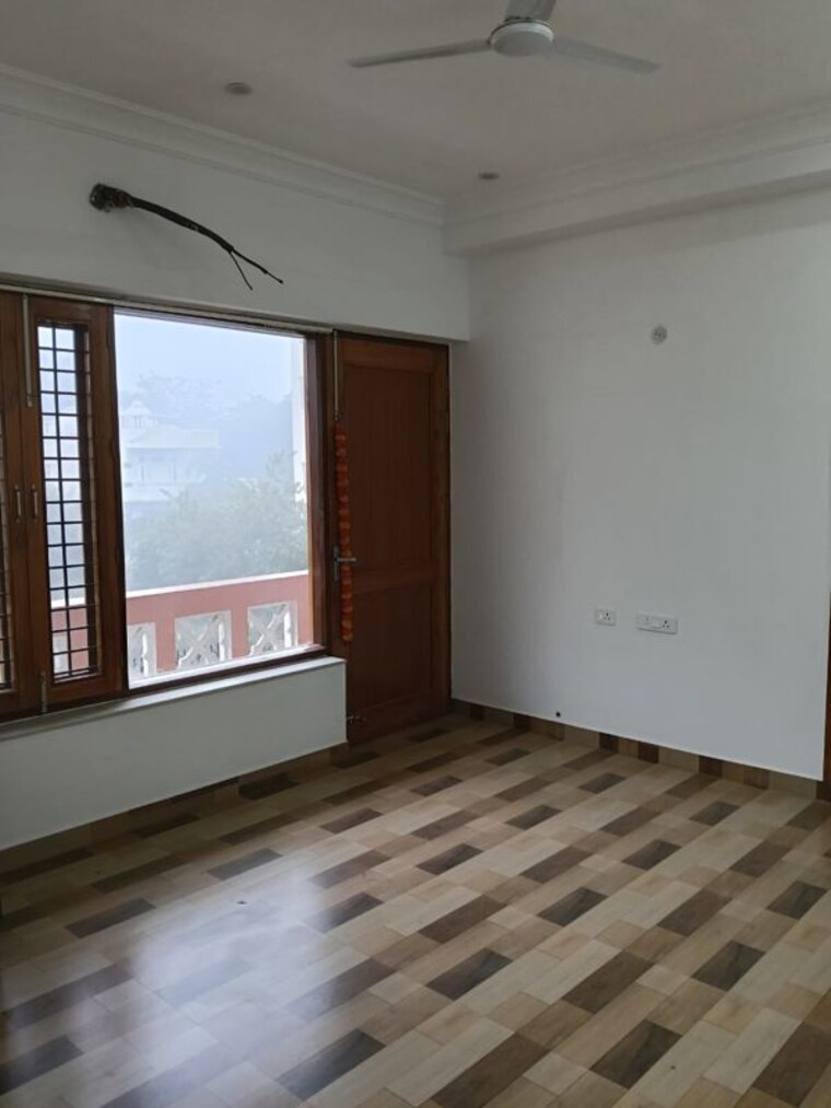Room, ankheer 4 Bedroom 500 Sq.Yd. Independent House In Ankheer Faridabad 9946324