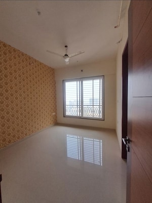 Room in 3 BHK Apartment at Paradise Sai World Empire, Kharghar – for Rent