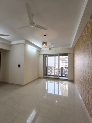 Room in 3 BHK Apartment at Paradise Sai World Empire, Kharghar – for Rent