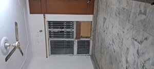 Room in 2.5 BHK Apartment at Sarita Vihar – for Rent