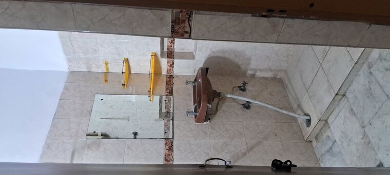 Bathroom, sarita vihar 2.5 Bedroom 1800 Sq.Ft. Apartment In Sarita Vihar Delhi 9969617