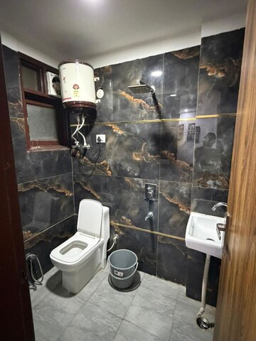 Master Bedroom in 1 BHK Builder Floor at Saket – for Rent