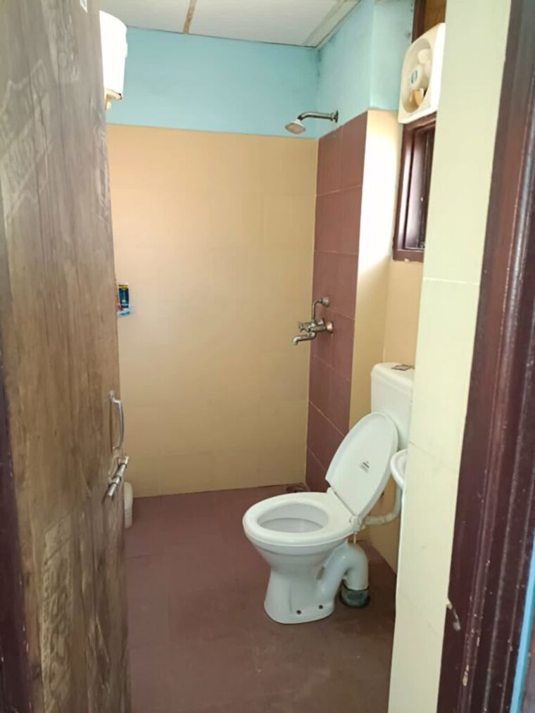 Bathroom, srs-residency 2 Bedroom 1304 Sq.Ft. Apartment In Sector 88 Faridabad 9969623