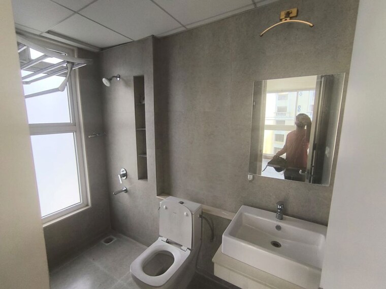Bathroom, tata-serein 3 Bedroom 950 Sq.Ft. Apartment In Pokhran Road No Two Thane 9969627