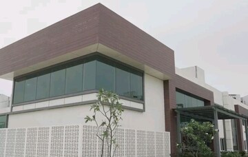 Furnished Amenities in 3 BHK Apartment at Wave Executive Floors, Wave City – for Rent