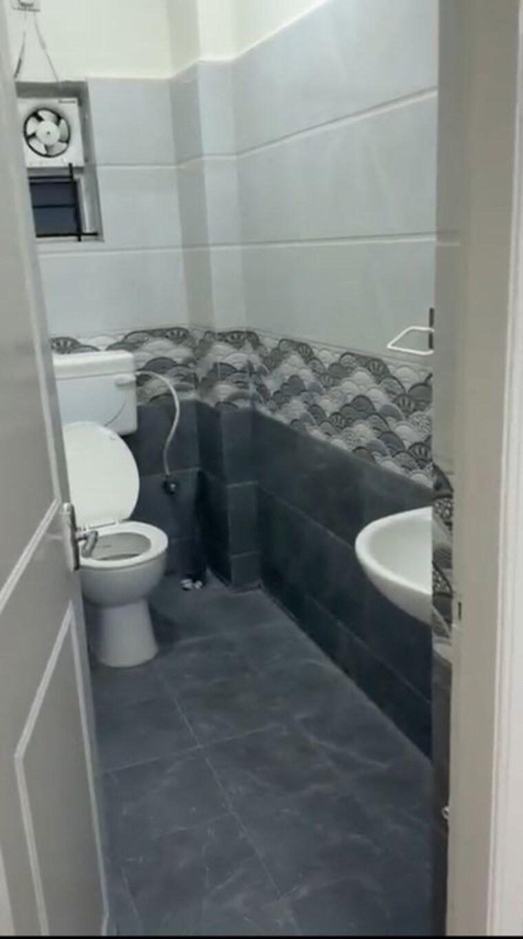 Bathroom, hsr layout 2 Bedroom 800 Sq.Ft. Independent House In Hsr Layout Bangalore 9969641