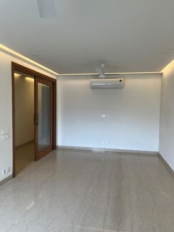 3 BHK + Servant Room Builder Floor For Sale in Safdarjung Enclave