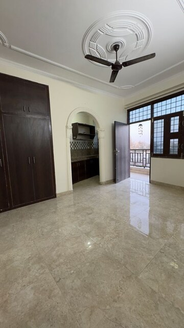 Room in 1 BHK Builder Floor at Chattarpur – for Rent