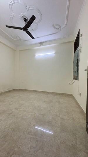 Room in 1 BHK Builder Floor at Chattarpur – for Rent