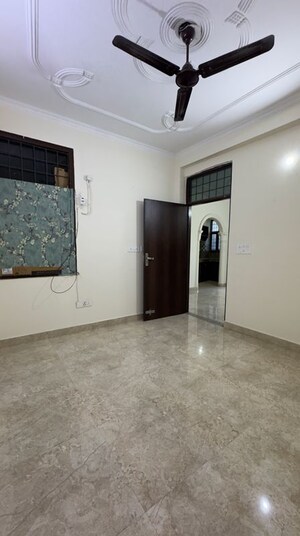 Room in 1 BHK Builder Floor at Chattarpur – for Rent