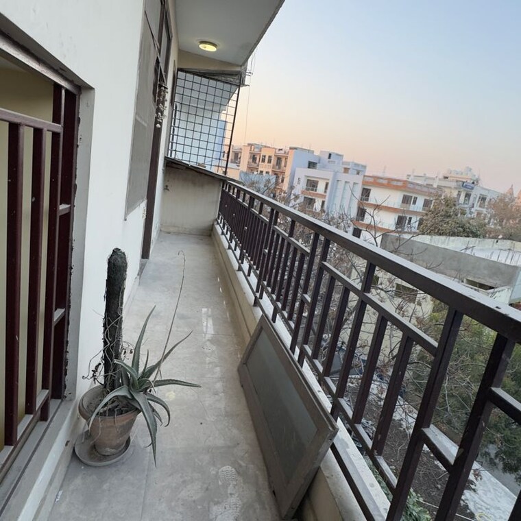 Balcony, chattarpur 1 Bedroom 450 Sq.Ft. Builder Floor In Chattarpur Delhi 9969643