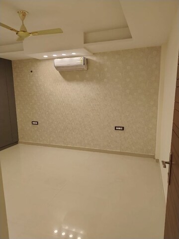 Bathroom in 2 BHK Builder Floor at Sector 55 – for Rent