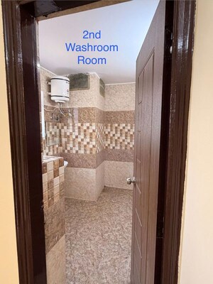 Bathroom in 3.5 BHK Apartment at Jugals Emerald Court, Hazratganj – for Rent