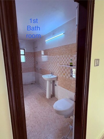 Bathroom in 3.5 BHK Apartment at Jugals Emerald Court, Hazratganj – for Rent